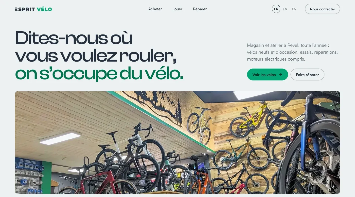 Maquette du site d’Esprit Vélo : « Dites-nous où vous voulez rouler, on s’occupe du vélo », au-dessus d’une photo du magasin.